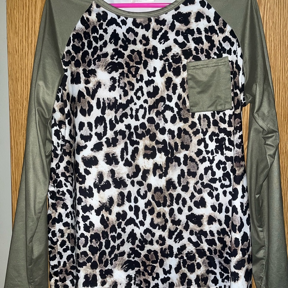 Leopard Print women’s  Long Sleeve Shirt